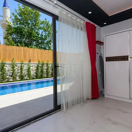 빌라 Zeytin Dali - Kalkan'da Jakuzili Balayi Villasi 페티예
