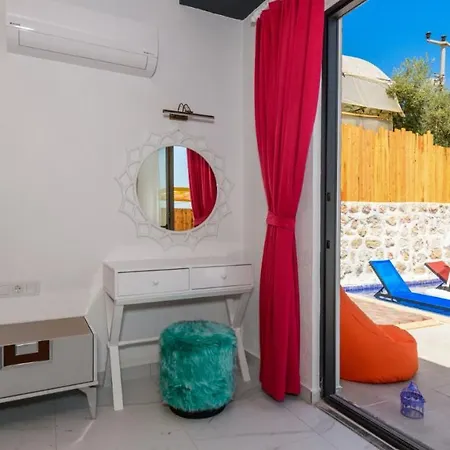 빌라 Zeytin Dali - Kalkan'da Jakuzili Balayi Villasi 페티예