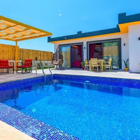Zeytin Dali - Kalkan'da Jakuzili Balayi Villasi *